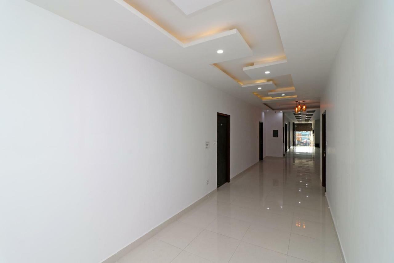 Oyo 29755 Hotel Jammu Airlines Exterior foto